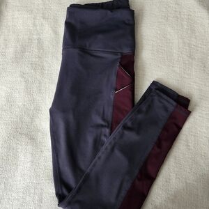 GAIAM Active Leggings High rise w/Pockets Size M Used Metallic Piping Graphite